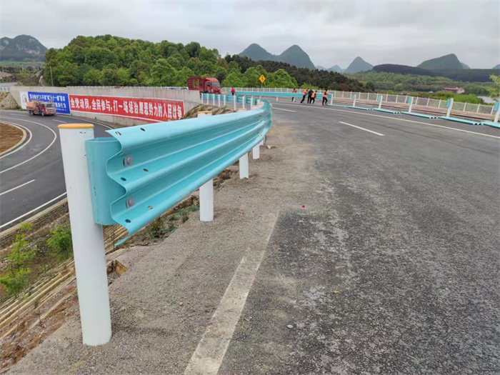 高速公路波形護欄