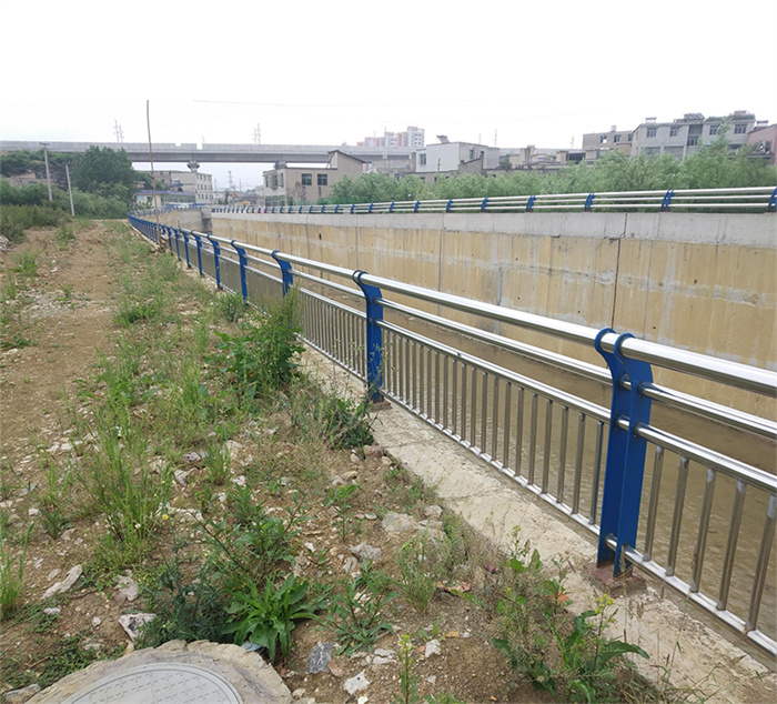 河道護欄